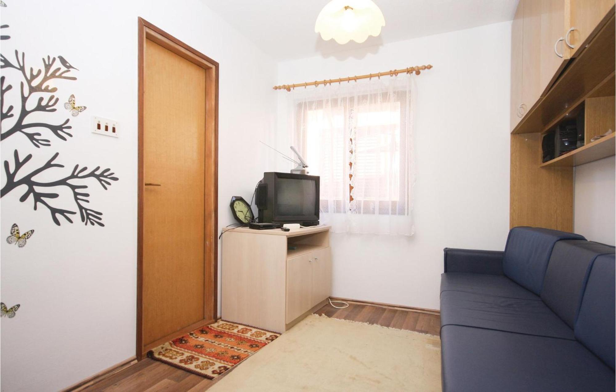 Amazing Apartment In Pavicini With Kitchen エクステリア 写真